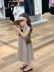 2024夏款女童韓版休閒寬鬆灰色條紋無袖連衣裙長款針織棉背心裙