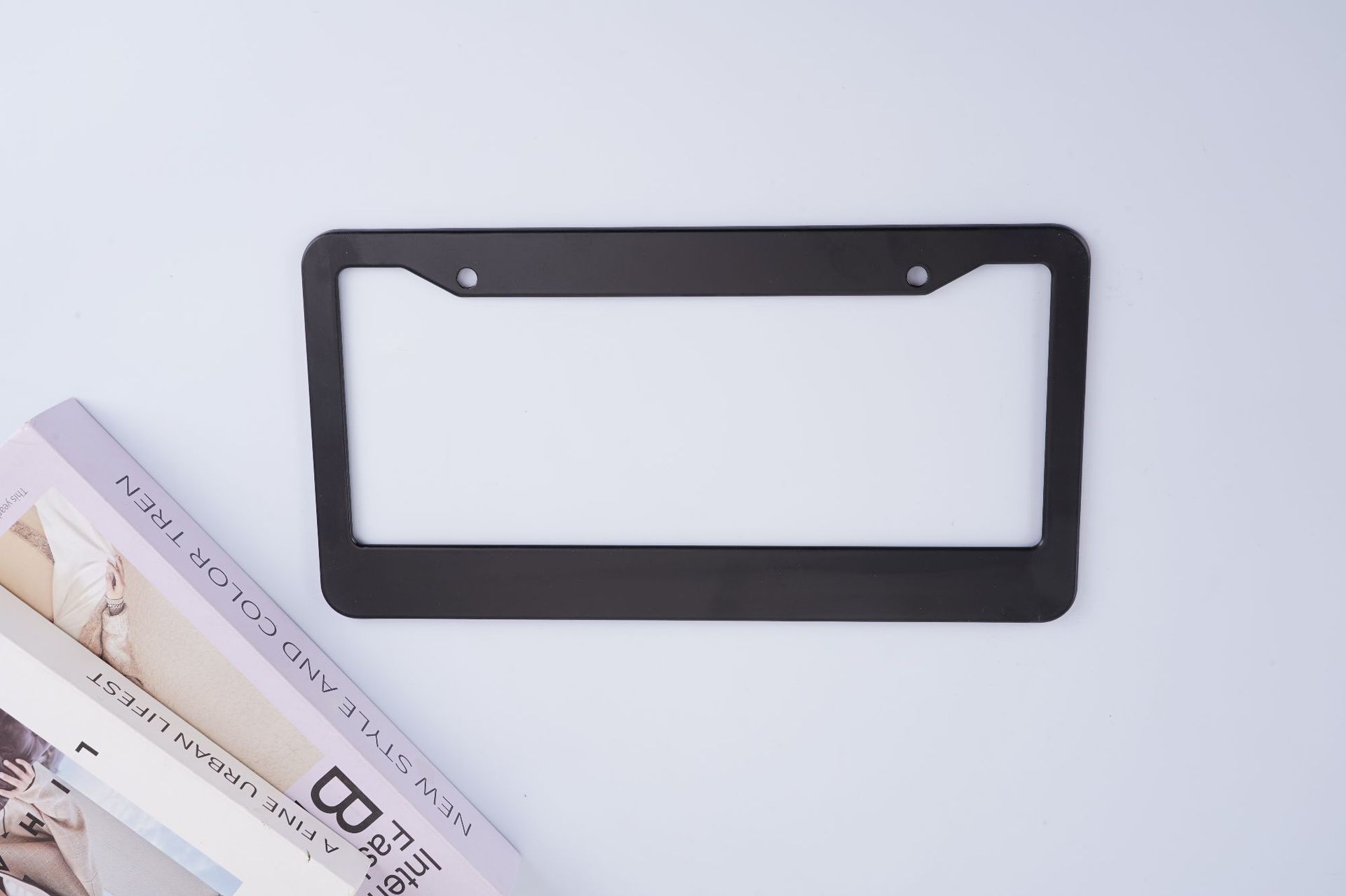 Manufacturer wholesale cross-border narrow-edge thin-edge stainless steel 2-hole license plate frame aluminum alloy stainless steel license plate holder cross-border