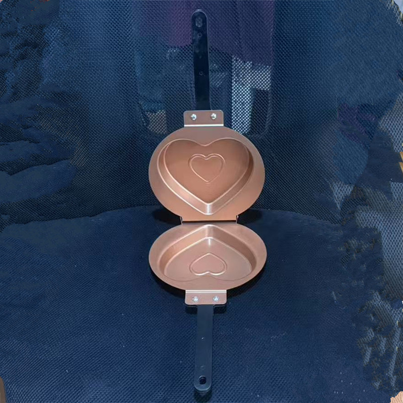 하트 모양의 황금색