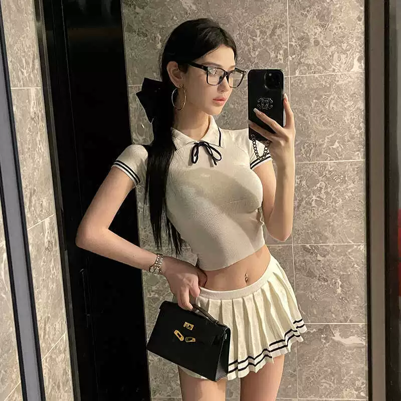 Корейский стильный костюм-юбка для женщин, летний трикотажный топ с воротником-поло, облегающий крой, модный и элегантный, придает стройность.
