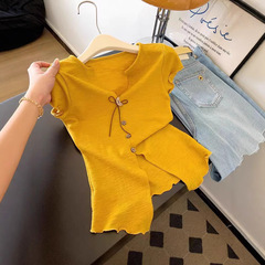 黄色のvネックの肩の半袖のtシャツの女性の短いデザイン感の独特なきれいなドーパミンの上着の2025新型の夏