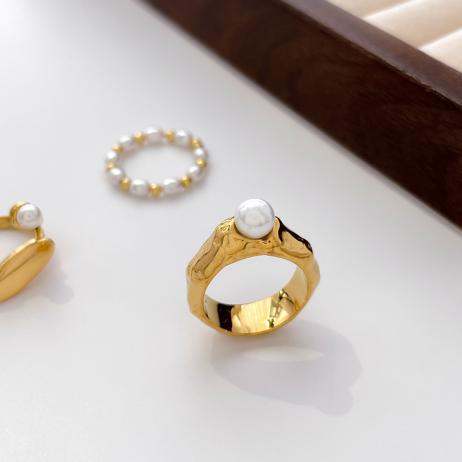 9g Weight Pearl Inlay Material Rings Classification 6, 7, 8 Ring Size 1 Piece Quantity Holiday, Daily Occasion Titanium Steel Material Geometric Pattern Women's Gender Inlay Design Retro, French Style Style Wholesale Jewelry Retro French Style Geometric Titanium Steel Pearl Inlay Rings 5
