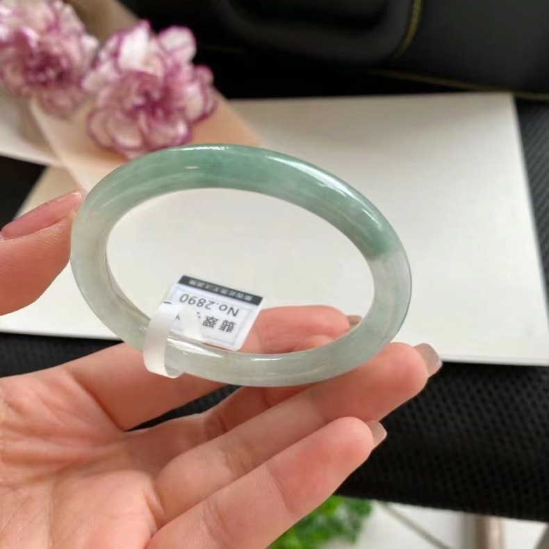 Vòng tay ngọc bích tự nhiên Miến Điện dạng tròn mảnh, đường kính trong 52–64 mm chi tiết 4