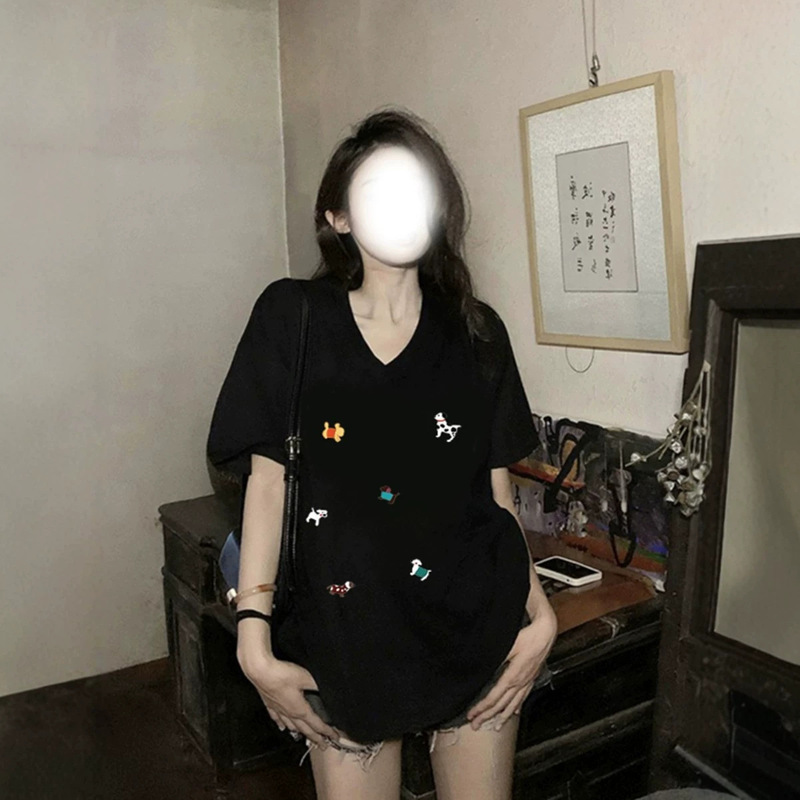 Plus-Size Short-Sleeve T-Shirt for Women, Summer Student Style, Loose Black Lazy Design, Slimming V-Neck Half-Sleeve Oversized Top