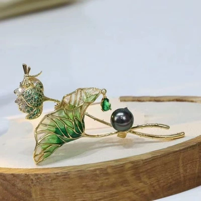 Yaxa sancaqları Leaf Lotus Brooch Women's Enamel Color
