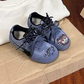 2025秋季手绘原创新款运动休闲鞋百搭复古软底休闲阿甘鞋潮流女鞋