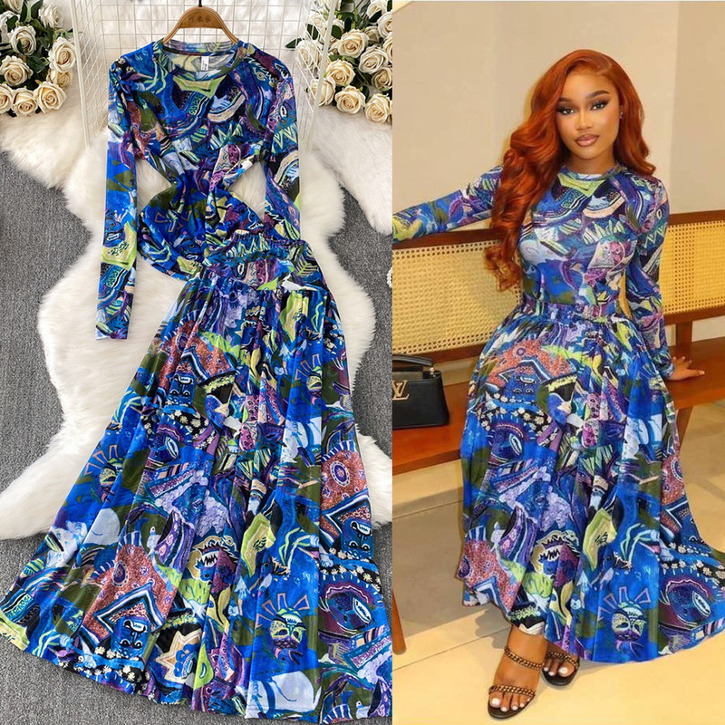 French-Style Chic and Fashionable Design, Abstract Print Mesh Round-Neck T-Shirt Top, Two-Piece Set with High-Waisted Slimming Long Skirt French-Style Chic and Fashionable Design, Abstract Print Mesh Round-Neck T-Shirt Top, Two-Piece Set with High-Waisted Slimming Long Skirt