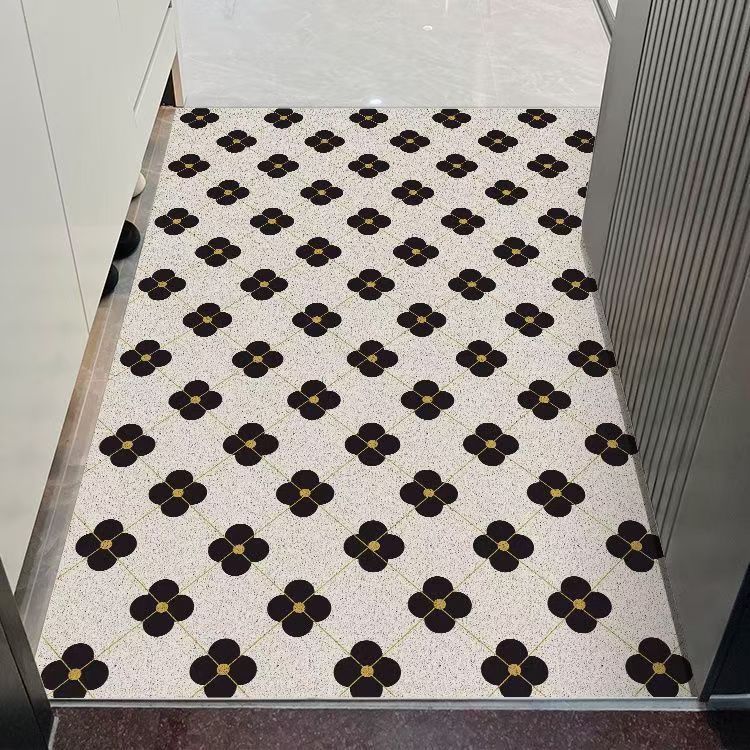 검은 네잎 클로버