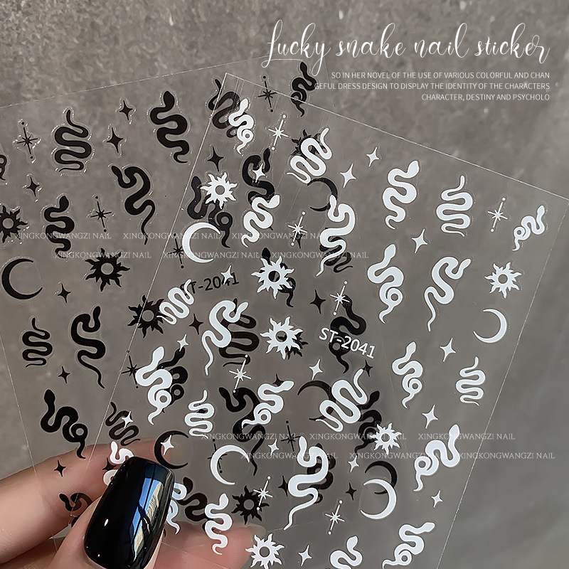 Hot Girl estampado de plata serpiente de uñas pegatinas nuevas serpientes negras y blancas atraen la fortuna luna DIY decoración de uñas pegatinas
