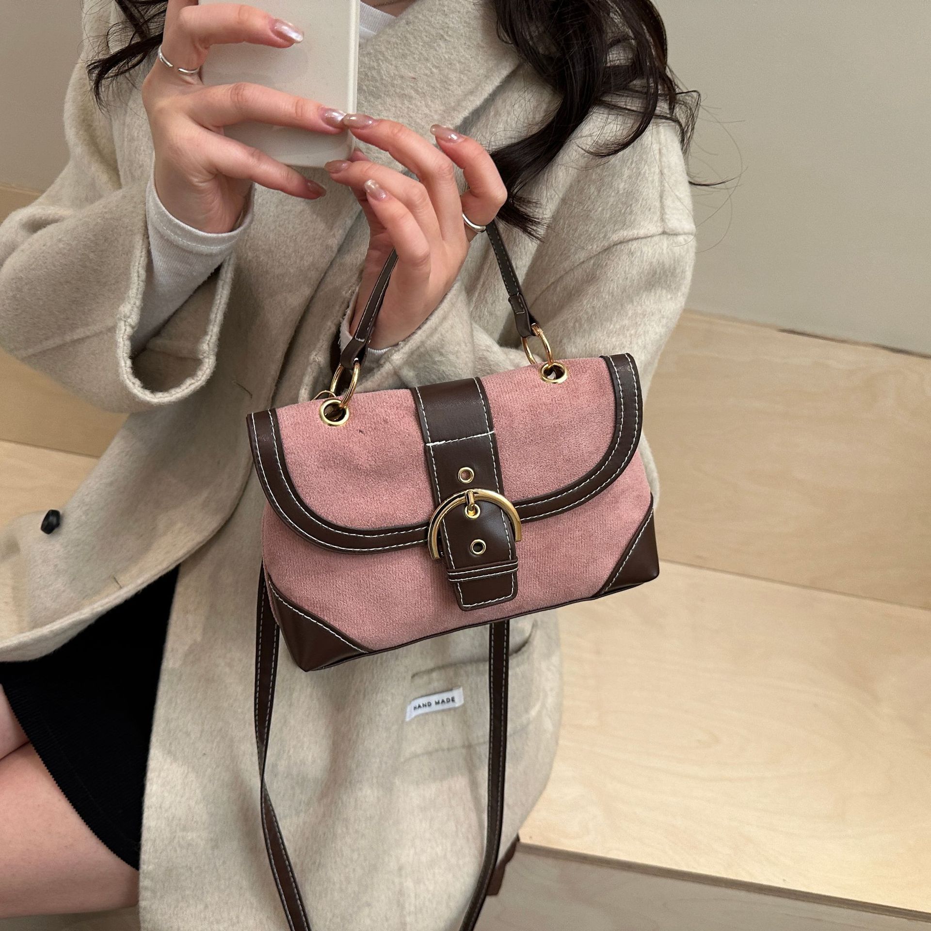 Bolso de veludo de mujer otoño invierno retro 2025 nueva moda transfronteriza bolso pequeño de moda bolsa al por mayor