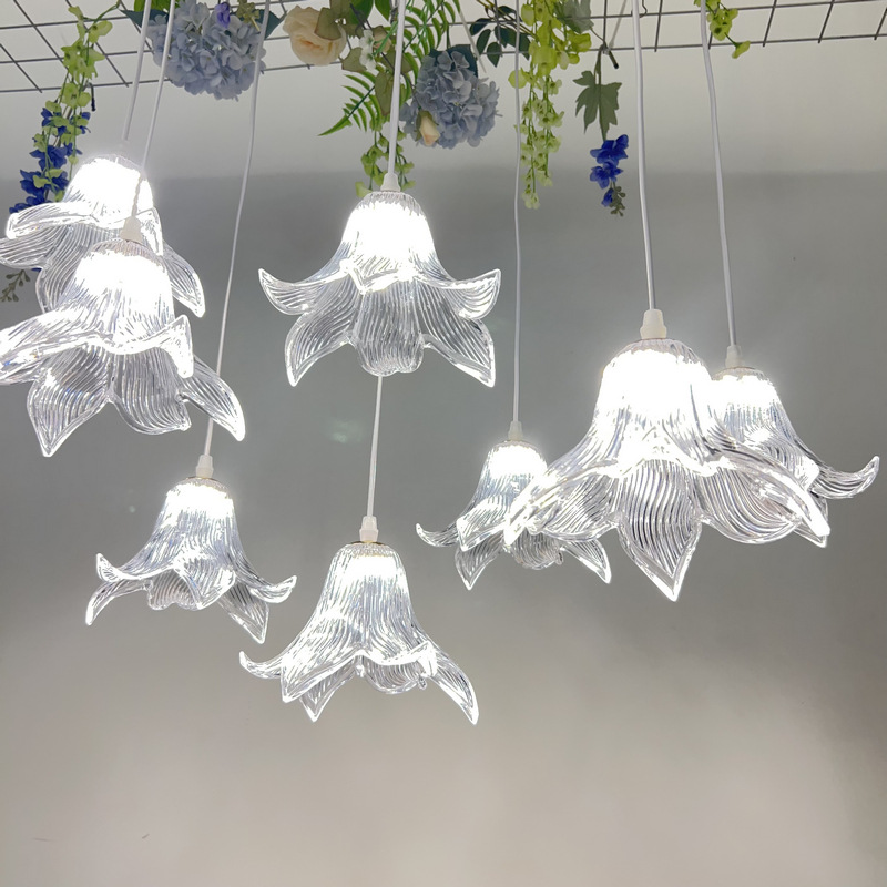 Diseño romántico tela decorativa nueva cadena de techo acrílico lámpara de lirio cristal fiesta de bodas bainia auditorio lirio
