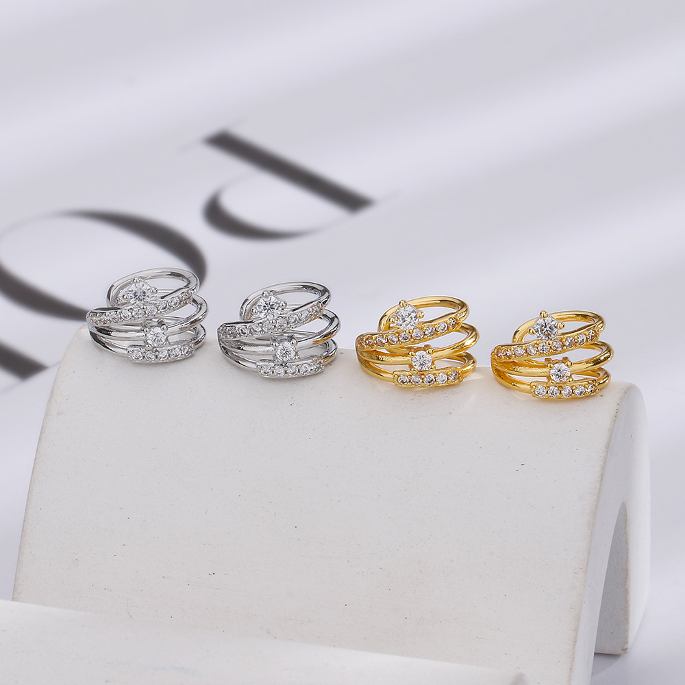 Clip de oreja geométrico de tres capas con circonitas, sin perforación, diseño moderno brillante 2024