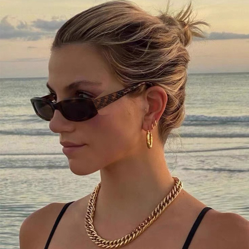 Nuevas gafas de sol de sombra anti-ultravioleta a rayas cuadradas de caja pequeña transfronterizas