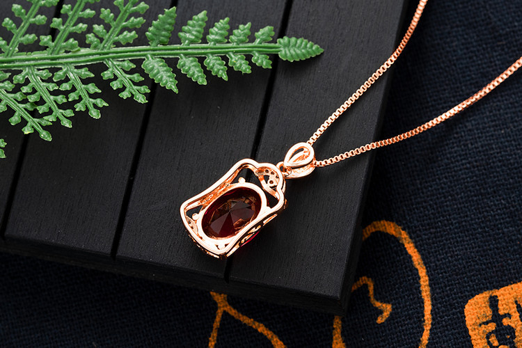 Korean 18k Gold Rose Gold Square Ruby Pendant Micro Diamond Red Necklace Pendant display picture 6