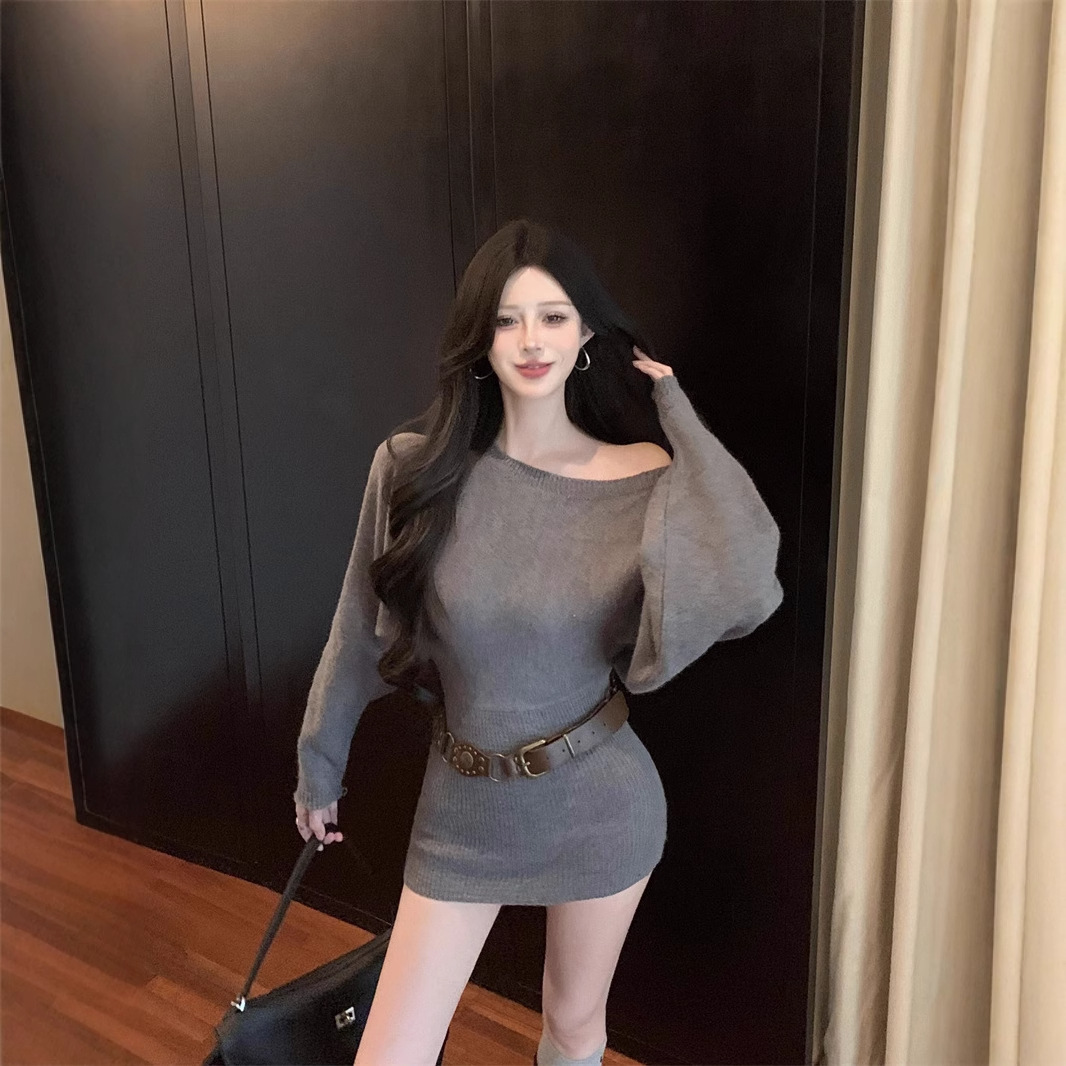 카키 어깨 긴팔 니트 원피스 여성용 가을 슬림 핏 스웨터 쇼트 스커트 순수한 욕망 바람에 꽉 허리 엉덩이 스커트