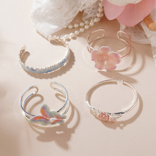 �¿��y���CŮ�߼��� �r��С���ٴ���¹��_�������ɫ���L�m��