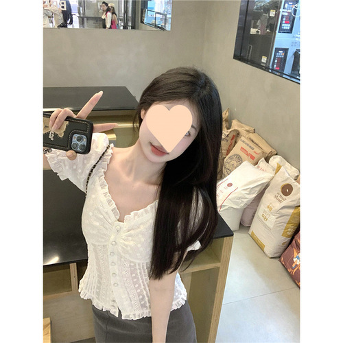 French vintage lace bubble short-sleeve women's summer 2025 new design sense belted slimming collarbone top