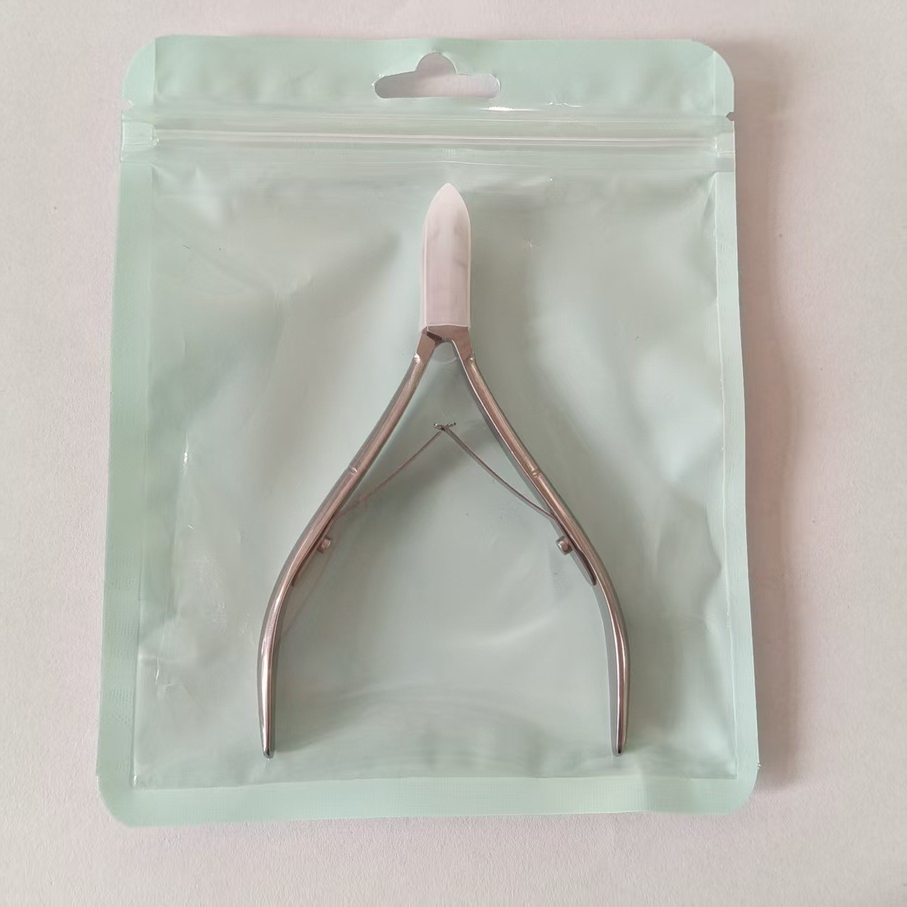 Dead skin scissors type A