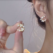 925银针珍珠花朵气质耳钉2022年新款轻奢简约小众设计感高级耳饰