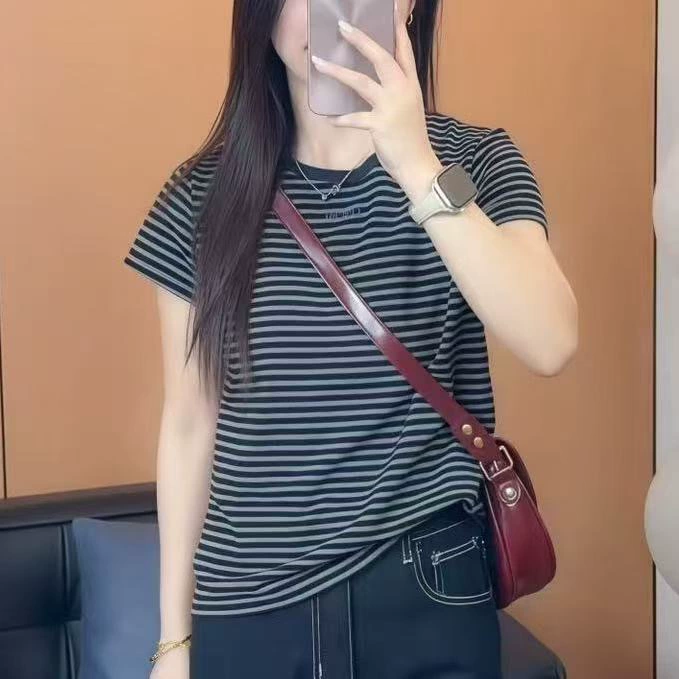 Полосатая женская футболка с короткими рукавами, свободная и облегающая, новый летний стиль для больших размеров, скрывающая живот, повседневный топ с обычными плечами, модный.