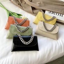 跨境信封包朋克风金属粗链条斜挎包春夏手机腰包石头纹小方包女