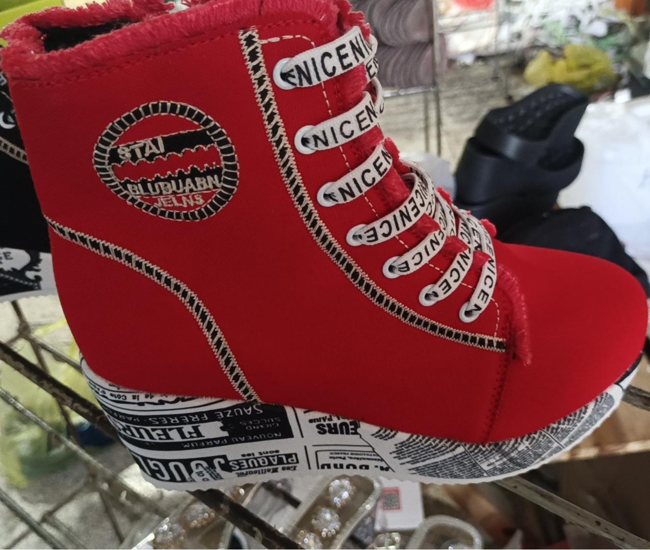 2023 nuevas botas de moda con cordones de punta redonda de lana Comercio exterior de moda más tamaño de cuña inferior inglés zapatos altos