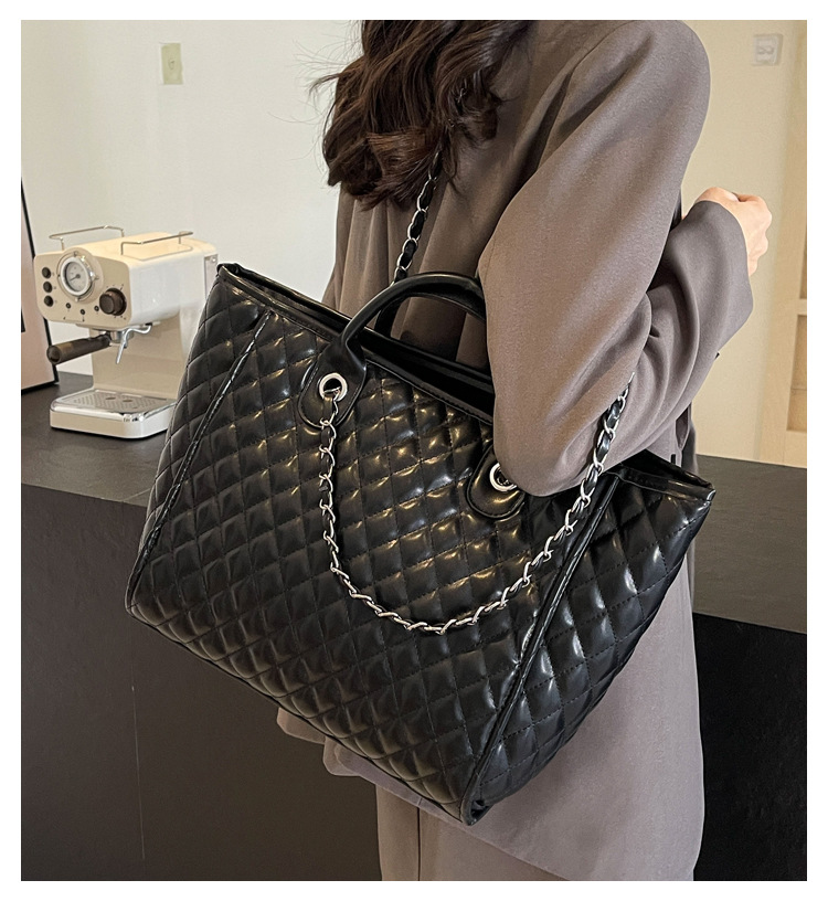 European And American Lingge Bag New Large Capacity Chain Bag Fashionable And Versatile Handheld Single Shoulder Tote Bag_voghion.com