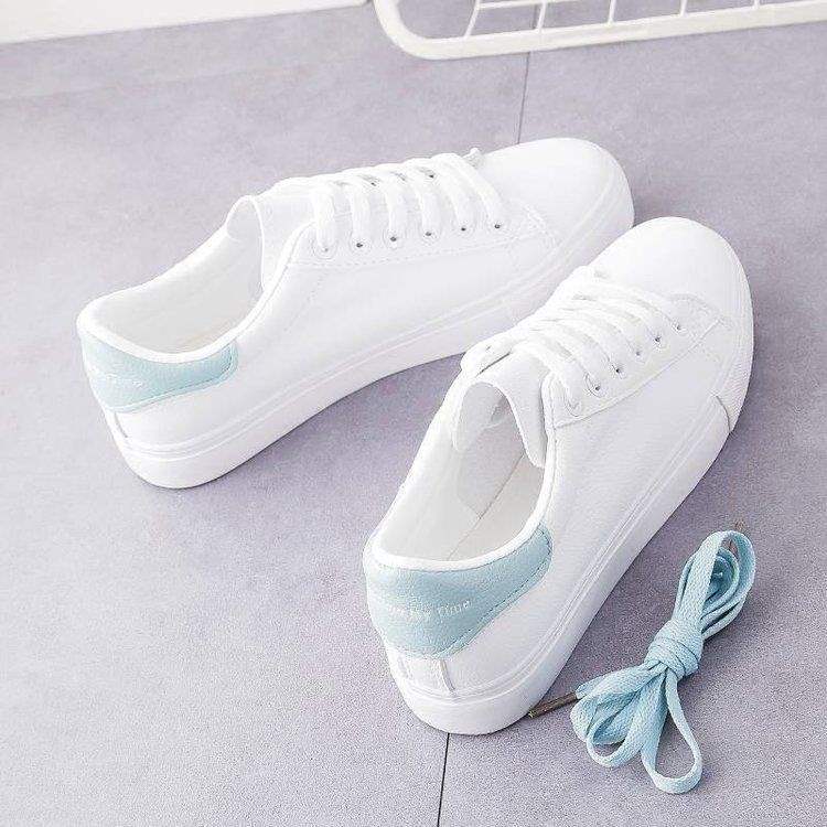 Zapatos de algodón de terciopelo para mujeres zapatos blancos 2025 nuevos estudiantes de cuatro estaciones coreanos zapatos casuales con suela plana caliente zapatos de skate para mujeres