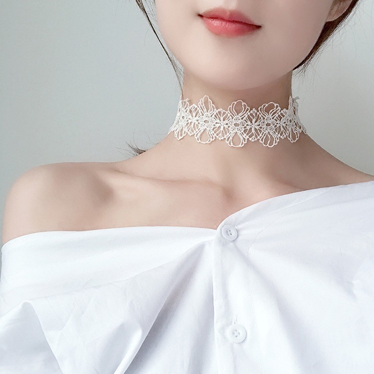 Lace Collar and Eye Mask Set with Bow Detail, Black Neck Accessory — detail image 7