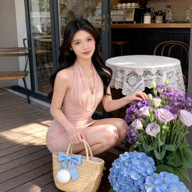 挂脖褶皱包臀连衣裙女生日修身显瘦粉色短款V领礼服纯欲