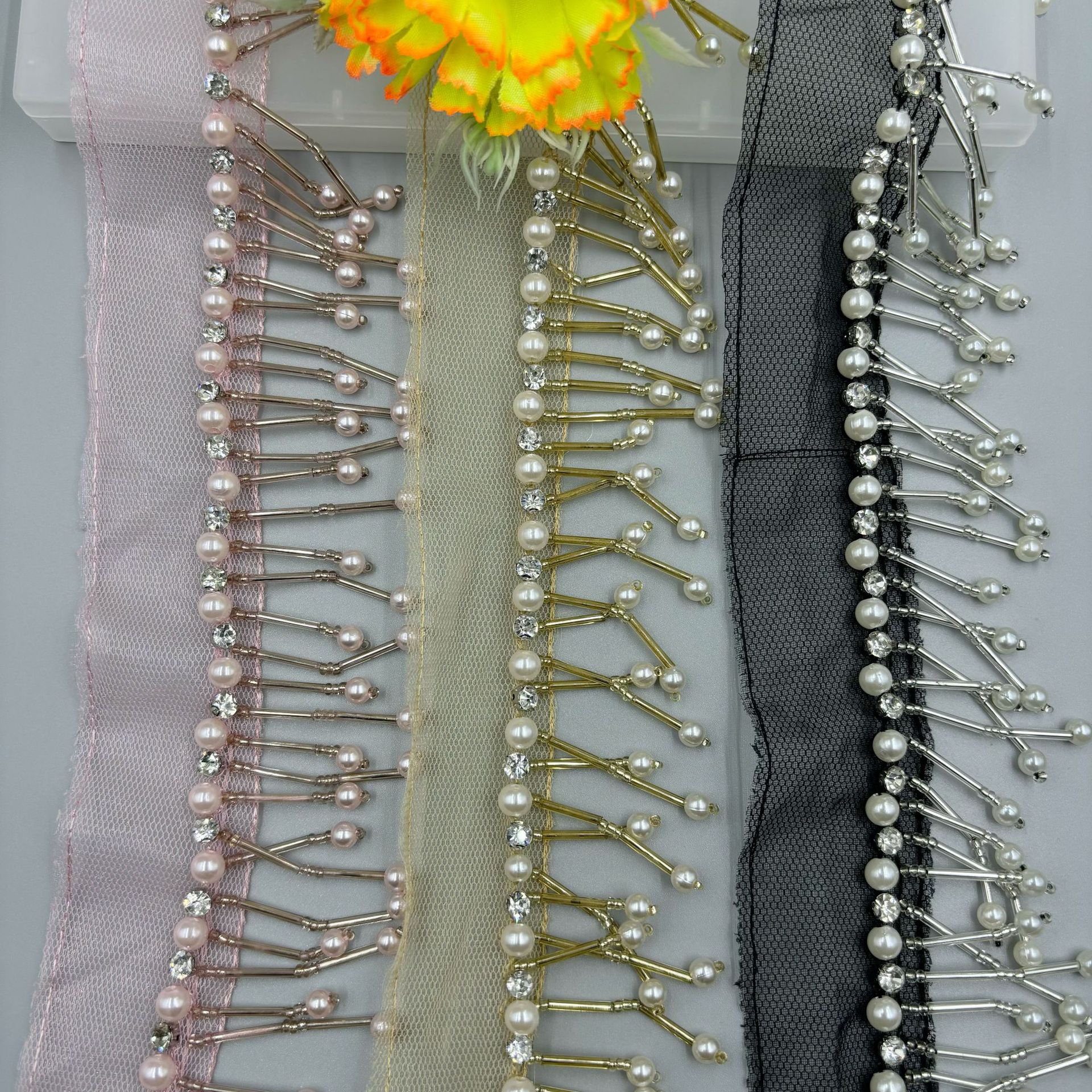 源头工厂直销手工钉珠花边 网底钉钻珠管排须 民族风婚纱礼服辅料