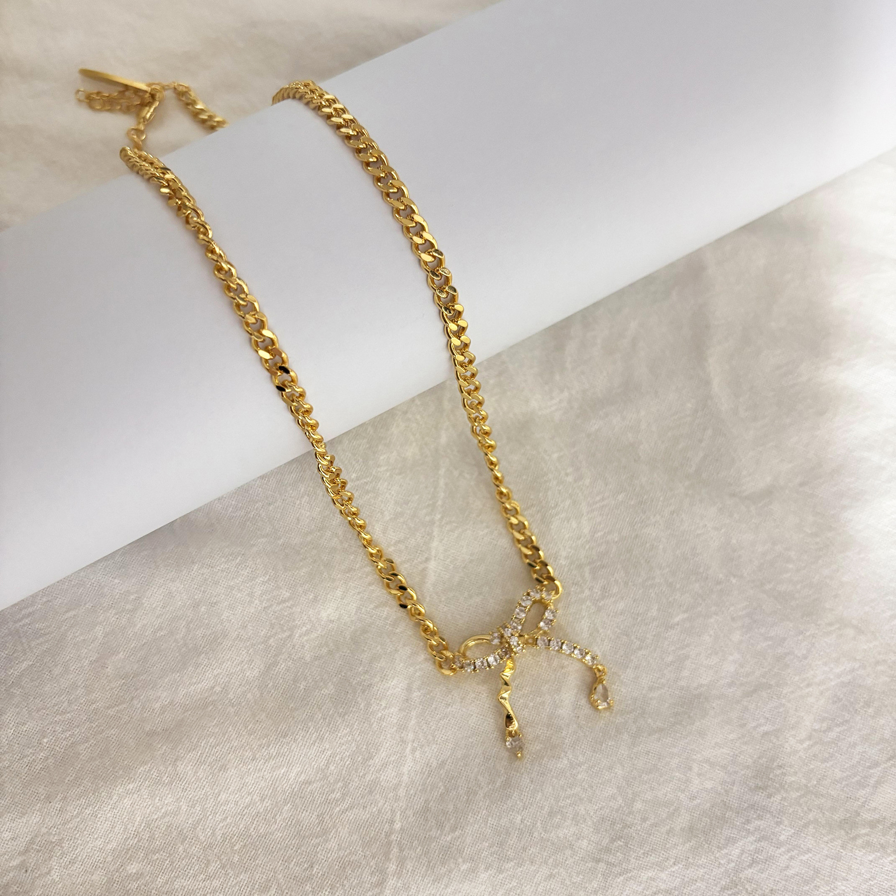 Collier pendentif nœud papillon Lina Girl, style cubain chic et tendance, fusion européenne et américaine._voghion.com