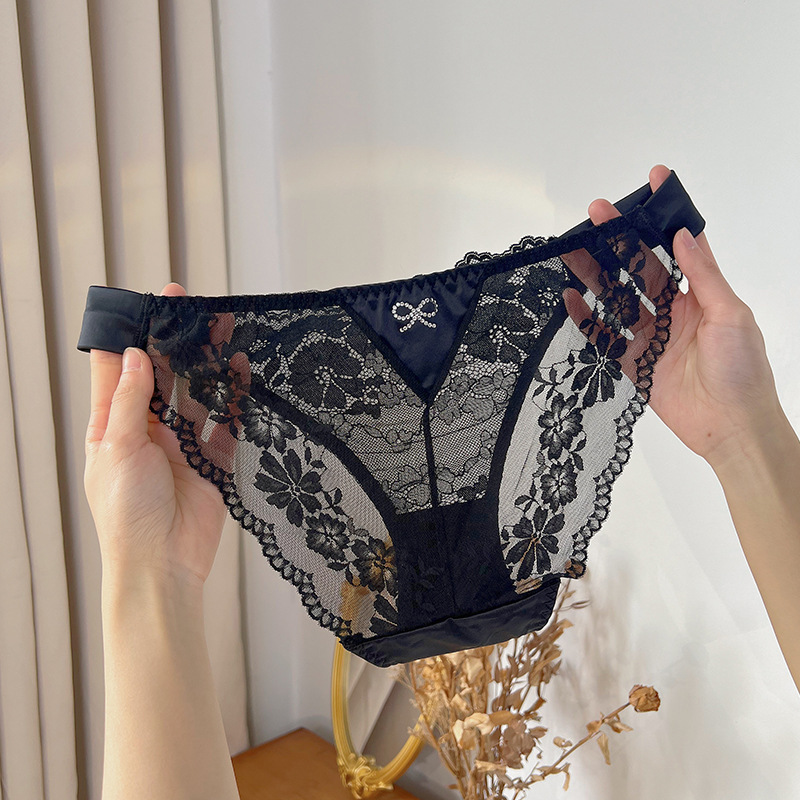 French Style Light Luxury Sexy Lace Underwear Women's Low Waist Non-marking Breathable Briefs High-rise Split Fashionable Diamond Jewelry
