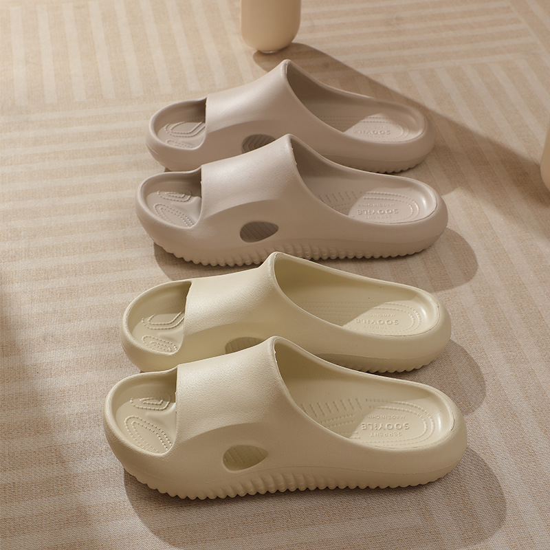 New Operating Room Slippers for Women 2026 Summer Bathroom Non-Slip Soft-Soled Indoor Thick-Soled Arch Support Sandals for Men