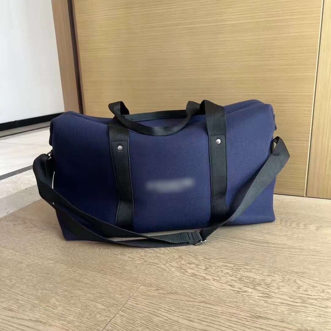 Felt Woolen Fabric Perfume Large-Capacity Travel Bag for Business Trips, Unisex Travel Bag, Convenient for Travel, Gift Item, Simple Gray-Blue Color