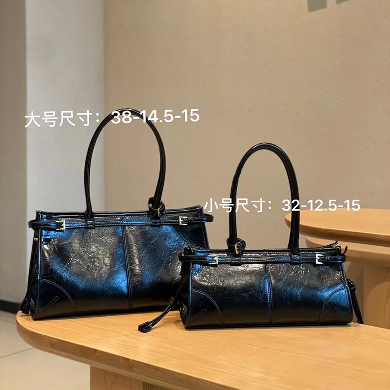 Women's Underarm Bag 2025 New Arrival Premium Top Grain Cowhide Motorcycle Bag Crossbody Commuter Handbag Niche Designer Bag - Thumbnail 3