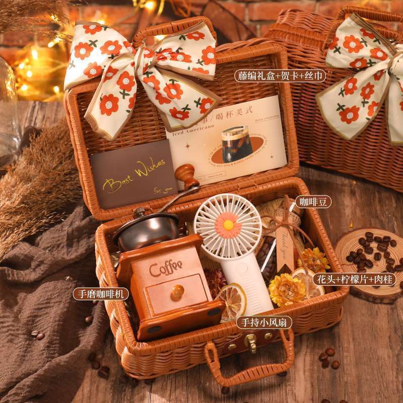 Hand Grinder, Hand-Cranked Coffee Machine, Coffee Bean Grinder, All-In-One Small Household Portable Gift Box Set