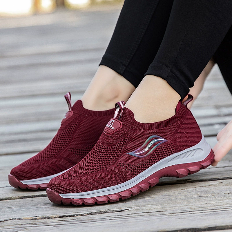 2023 летняя прогулочная обувь оптом, повседневная нескользящая обувь для пожилых людей, кроссовки с мягким дном, обувь для папы, обувь для матери среднего возраста
