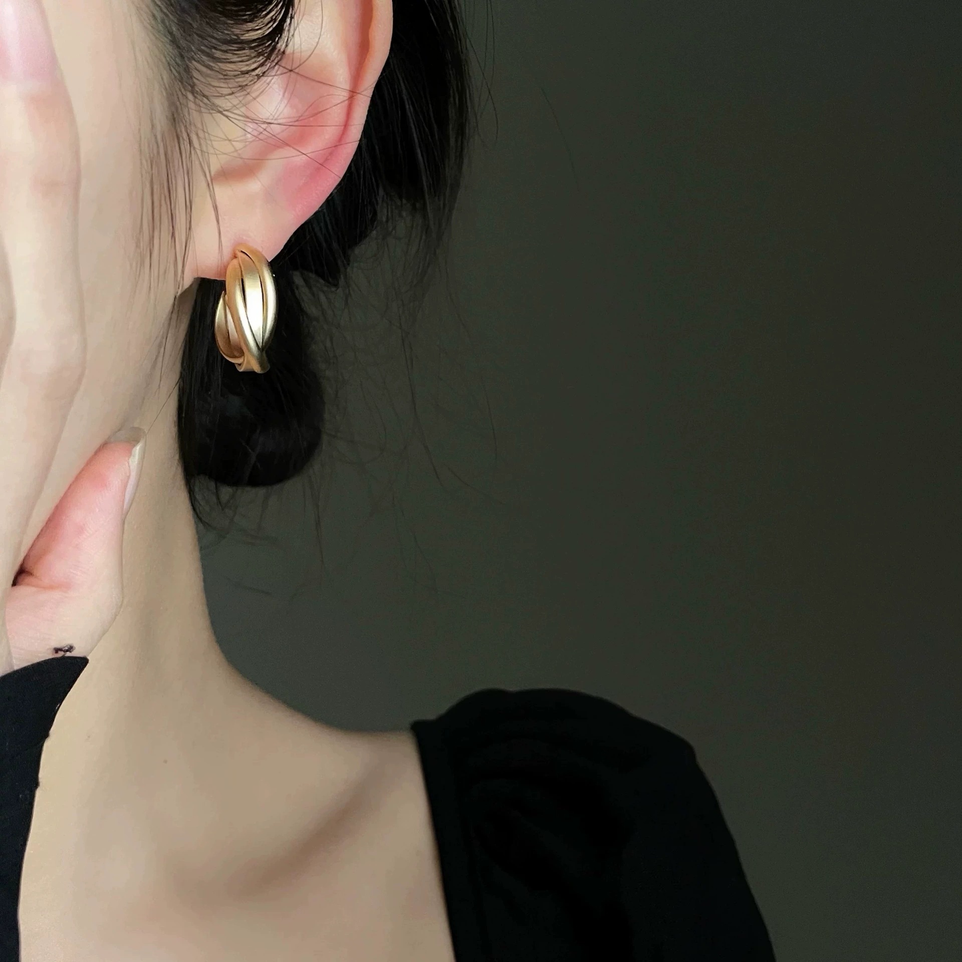 A pair of matte gold earrings [copper plated with real gold]