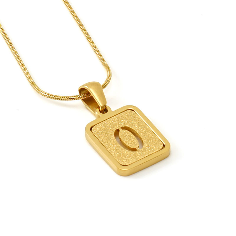 Nicho de moda europea y americana Cadena de hueso de serpiente 18K carta collar femenino transfronterizo de acero de titanio Arena-presionado carta colgante joyería al por mayor