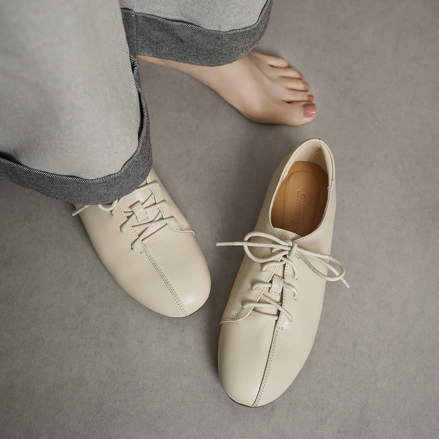 Giày lười nữ da cừu buộc dây mũi vuông phong cách loafer — đen
