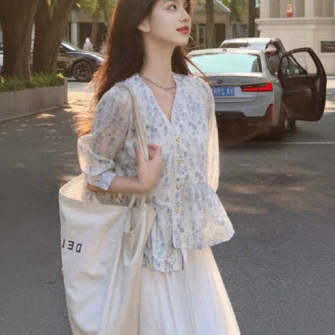 Áo sơ mi búp bê tay lỡ họa tiết hoa xanh cao cấp — Hoa màu xanh chi tiết 1