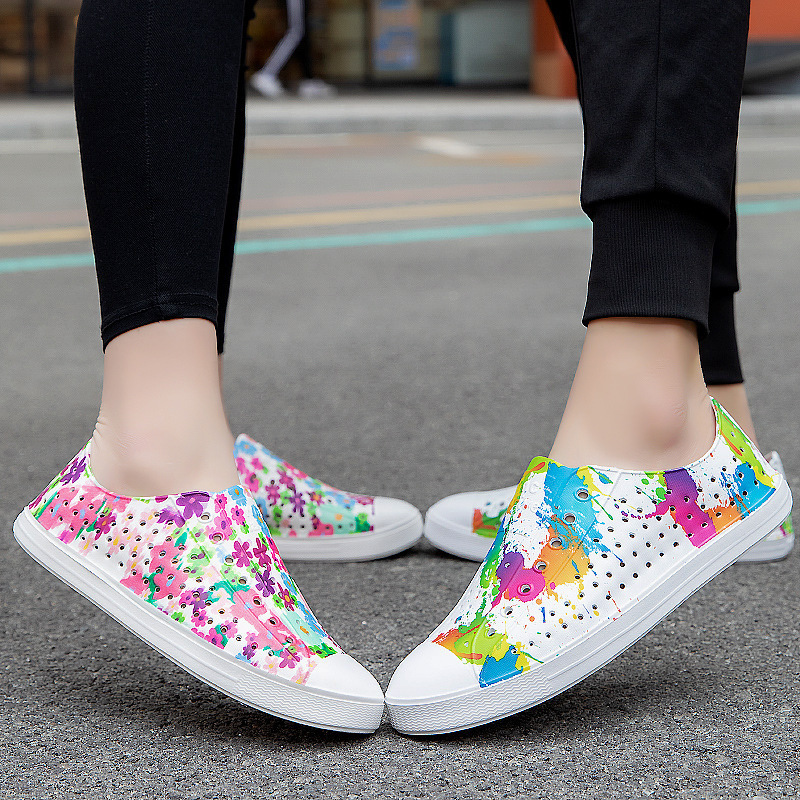 New Luchi Spray-Painted Clogs for Men and Women, Casual Beach Travel Couple's Closed-Toe Breathable Water Sandals