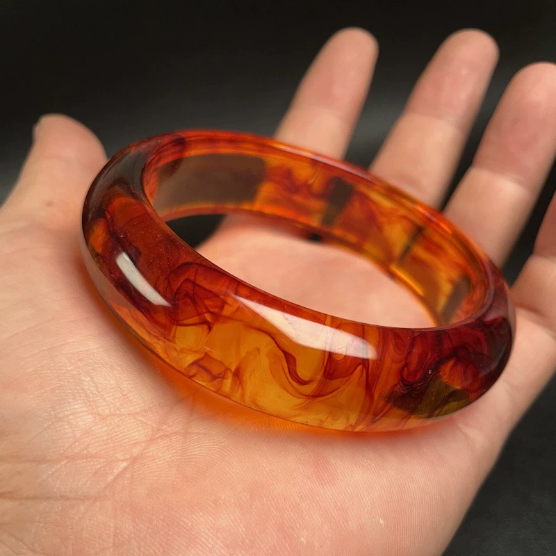 Красный женский браслет из воскаагатa (wax agate)