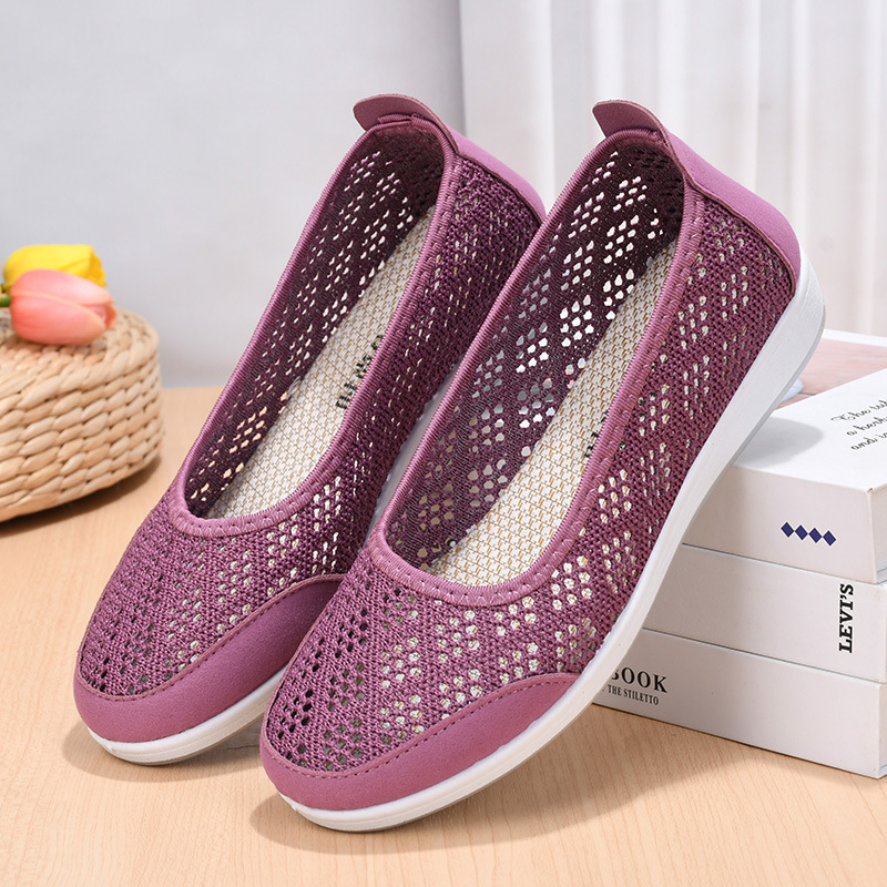 Old Beijing Cloth Shoes Women's New Middle-aged Summer Mother Shoes Non-slip Soft-soled Granny Mesh Shoes Breathable Mesh Shoes for the Elderly Old Beijing Cloth Shoes Women's New Middle-aged Summer Mother Shoes Non-slip Soft-soled Granny Mesh Shoes Breathable Mesh Shoes for the Elderly