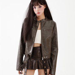 革の服のコートの女性のデザイン感の小さい大衆のレトロなカジュアルなギャルの短い機関車の服の革のジャケットpu皮の上着の春秋