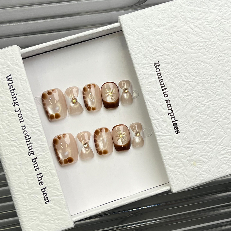 Purely Handmade Wearable Nails for Autumn and Winter, New Hand-Painted Crocodile Pattern Cat-Eye Elegant, Sparkling Nails, High-End Nail Art Patches