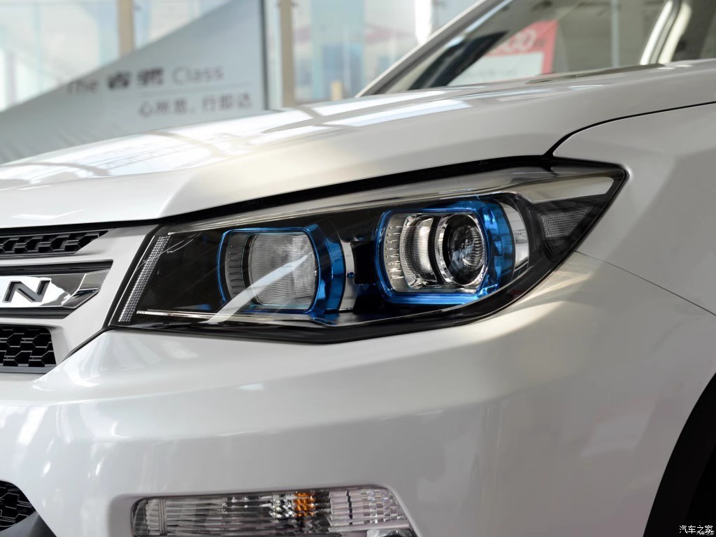 Suitable for Changan CS75 headlight cover 13-16 Changan CS75 headlight transparent lampshade large lamp shell