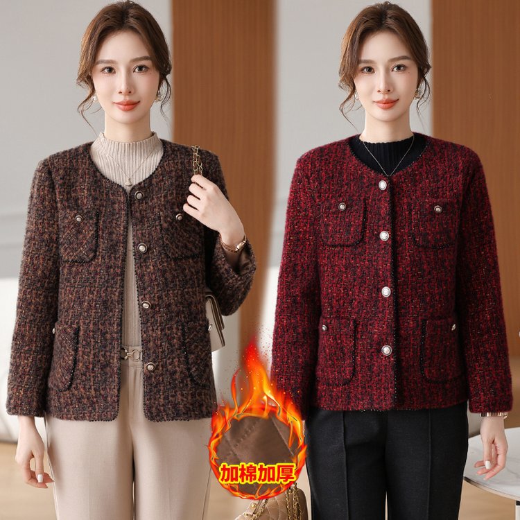 The live broadcast of women's short jacket with fashion and function makes you more confident in winter. The live broadcast of women's short jacket with fashion and function makes you more confident in winter.