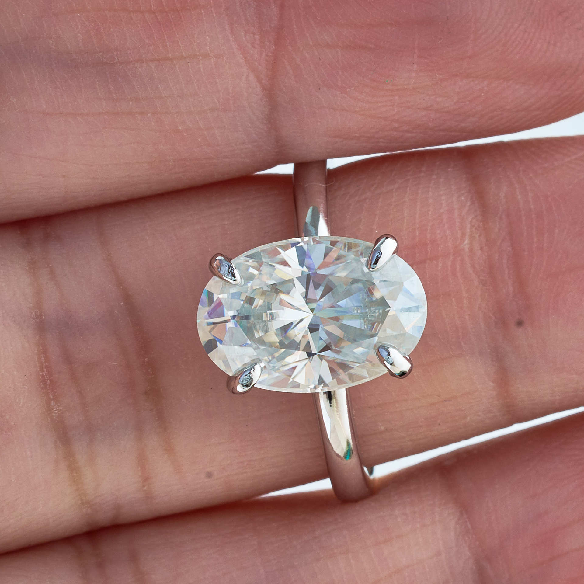 4.5g huevo blanco excelente anillo de piedra de moissanita S925 plata esterlina transfronteriza venta caliente anillo de piedra de moissanita brillante